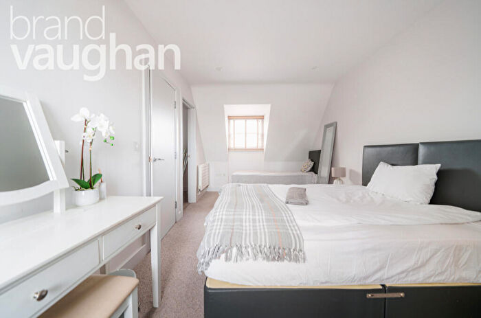 2 Bedroom Flat To Rent In Dorset Gardens, Brighton, East Sussex, BN2