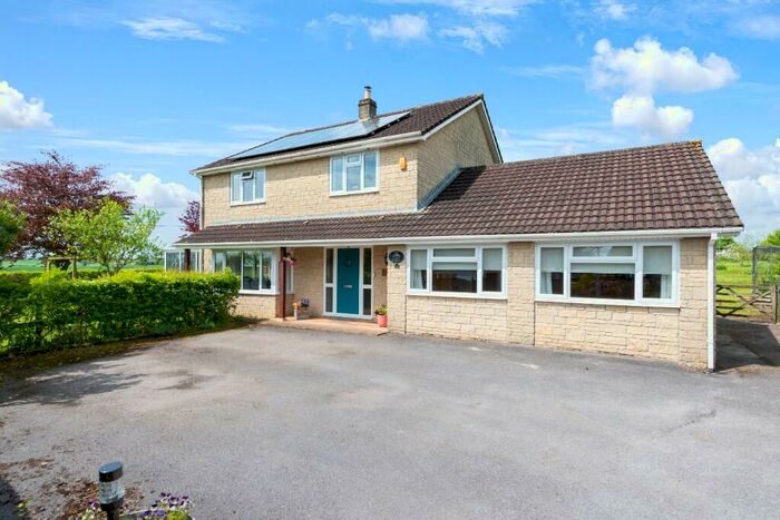 4 Bedroom Detached House For Sale In Martins Paddock, West Cranmore, BA4