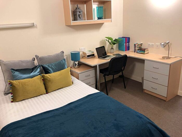 Studio To Rent In Great Horton Road, Bradford, BD7