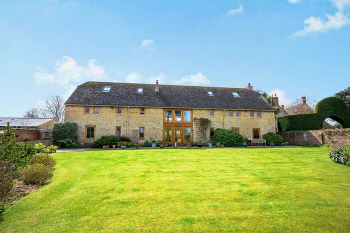 5 Bedroom Barn Conversion For Sale In Leckhampstead Road, Wicken, Milton Keynes, MK19