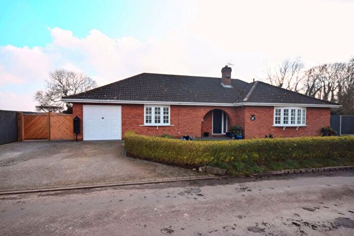 3 Bedroom Detached Bungalow For Sale In Holywell Lane, Utterby, LN11