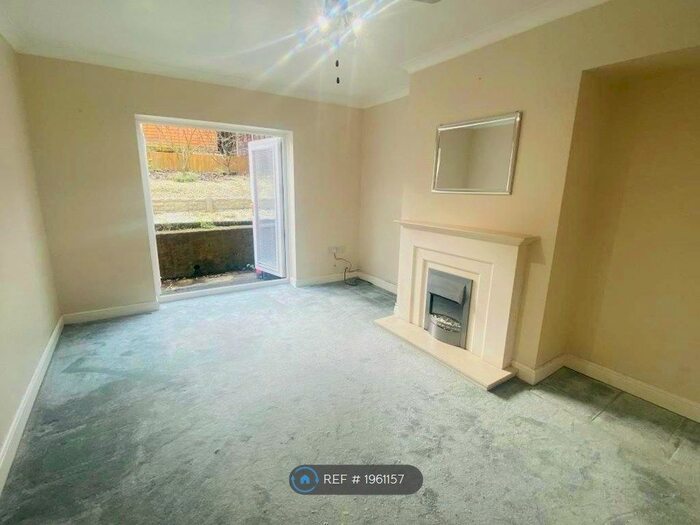 3 Bedroom Semi-Detached House To Rent In Mount Road, Tividale, Oldbury, B69