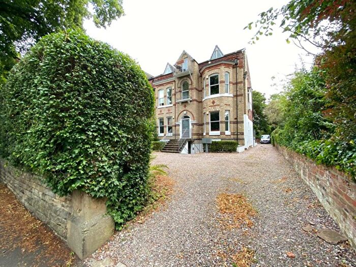 2 Bedroom Apartment To Rent In Withington Road, Manchester, M16