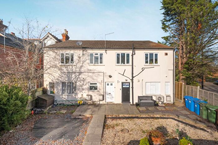 2 Bedroom Flat For Sale In Fernbank Road, Ascot, SL5