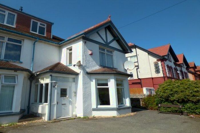 1 Bedroom Flat To Rent In - Lloyd Street, Llandudno, LL30