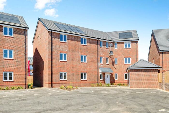 2 Bedroom Flat For Sale In St Peters Place, Salisbury, Wiltshire, SP2