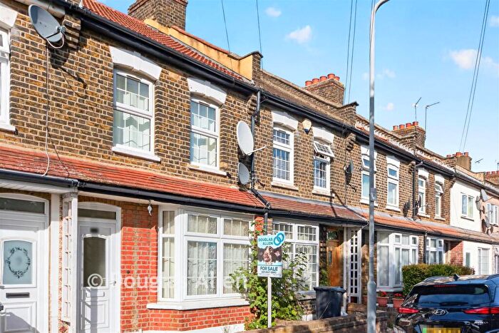 3 Bedroom Terraced House For Sale In Railway Street, Romford, Essex, RM6