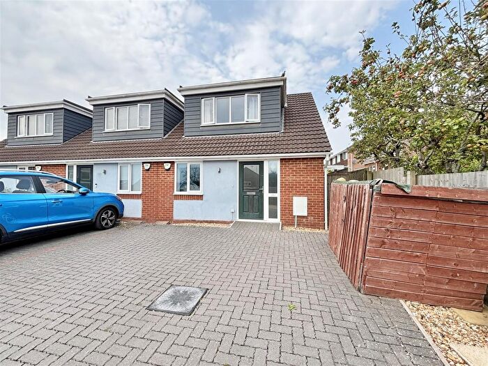 4 Bedroom End Of Terrace House For Sale In Hannams Close, Lytchett Matravers, BH16
