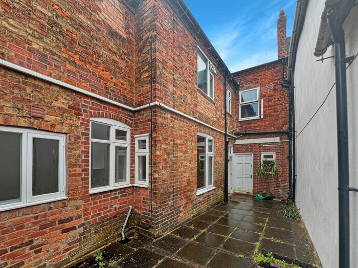 1 Bedroom Flat To Rent In High Street, Lutterworth, LE17