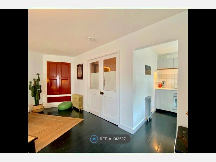 Studio To Rent In Danebury House, London, W10