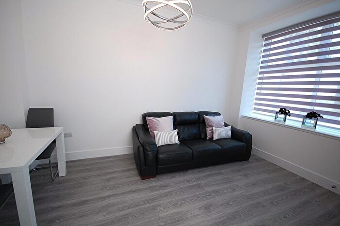 2 Bedroom Flat To Rent In Elm Place, Aberdeen, AB25