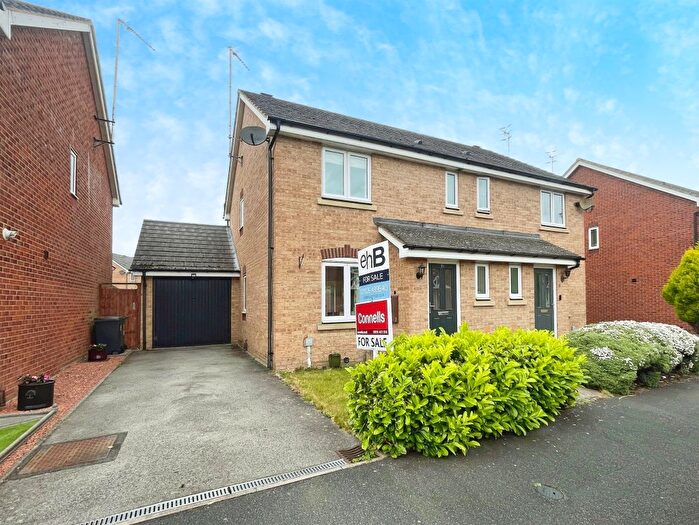 3 Bedroom Semi-Detached House For Sale In Swan Meadow, Warwick, CV34