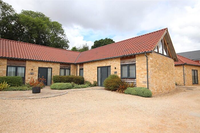 4 Bedroom Semi-detached House For Sale In Patterdown Farm, Patterdown, Chippenham, SN15