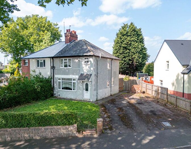 3 Bedroom Semi-Detached House For Sale In Wesson Road, Wednesbury, WS10