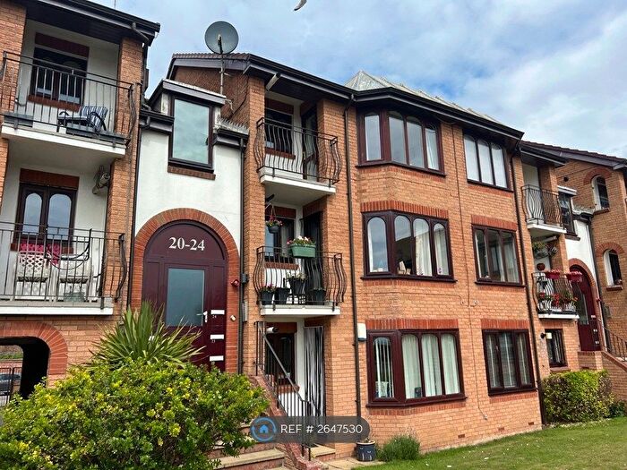 2 Bedroom Flat To Rent In Alexandra Court, Bridlington, YO15