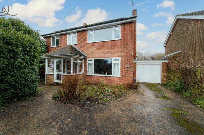 4 Bedroom Detached House For Sale In Court Road, Bossingham, CT4