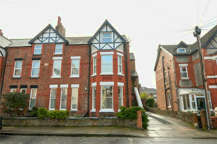 2 Bedroom Flat To Rent In Dunraven Road, West Kirby, Wirral, CH48