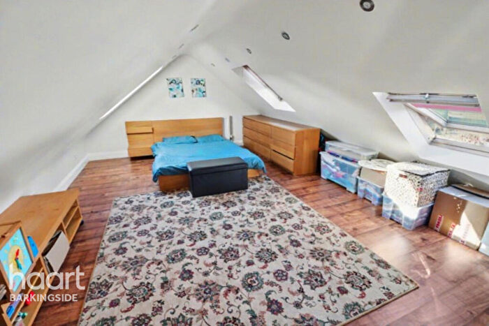 4 Bedroom Detached House For Sale In Woodford Avenue, Gants Hill, IG2