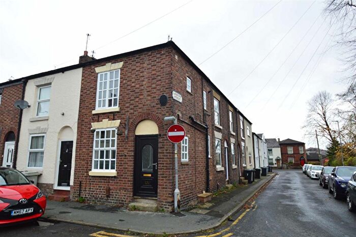 1 Bedroom Property To Rent In Great King Street, Macclesfield, Cheshire, SK11