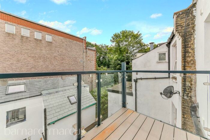 1 Bedroom Apartment To Rent In East Street, Epsom, KT17