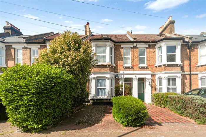 2 Bedroom Apartment For Sale In Birkbeck Road, Beckenham, BR3
