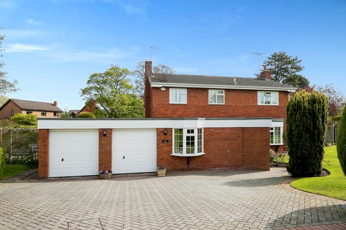 4 Bedroom Detached House For Sale In High Fawr Avenue, Oswestry, Shropshire, SY11