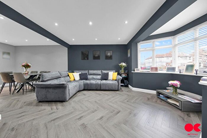 4 Bedroom Semi Detached House To Rent In Playfield Avenue, Romford, RM5