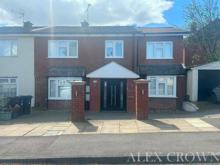 2 Bedroom Flat To Rent In Huntsman Road, Hainault, IG6