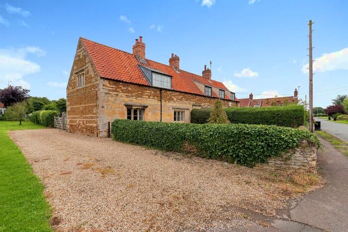2 Bedroom Cottage For Sale In Hough Road, Frieston, Grantham, NG32