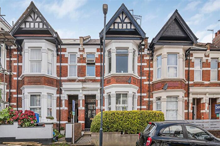 3 Bedroom Flat To Rent In Sellons Avenue, NW10