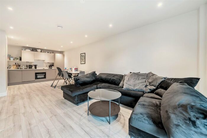 2 Bedroom Property To Rent In Steel House, Petersfield Avenue, Slough, SL2