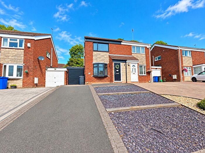 3 Bedroom Semi-Detached House For Sale In Hern Road, Amblecote / Brierley Hill, DY5