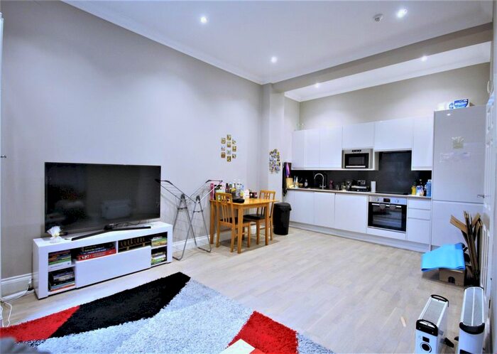 1 Bedroom Flat To Rent In Richmond Place, Brighton, BN2