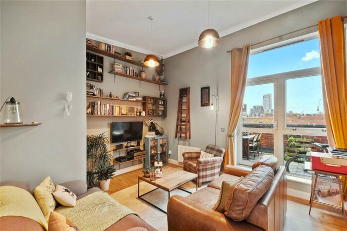 3 Bedroom Flat To Rent In Campbell Road, Bow, London, E3