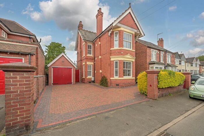 4 Bedroom Detached House For Sale In Beech Road, Norton, Stourbridge, DY8