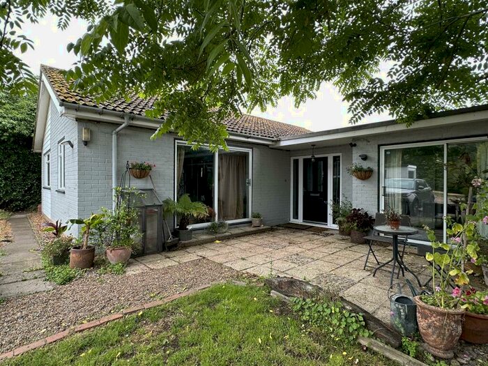 4 Bedroom Detached Bungalow For Sale In The Street, Holton, Halesworth, IP19