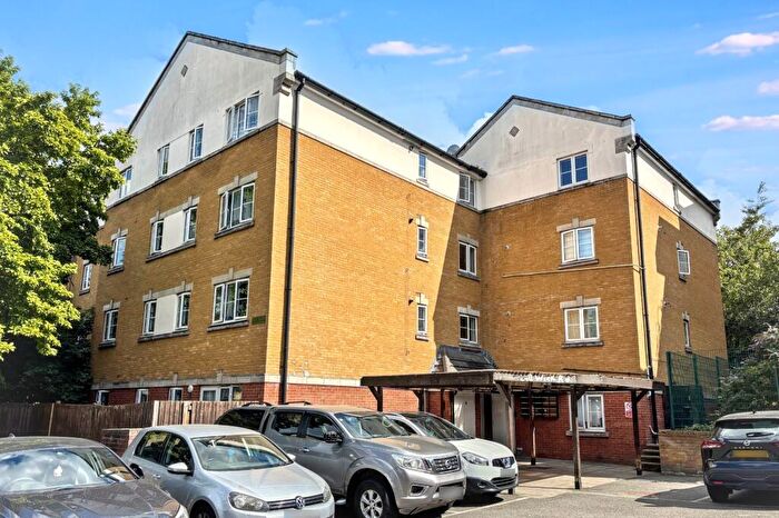 3 Bedroom Flat For Sale In Flat Presentation House, Wick Road, Hackney, London, E9