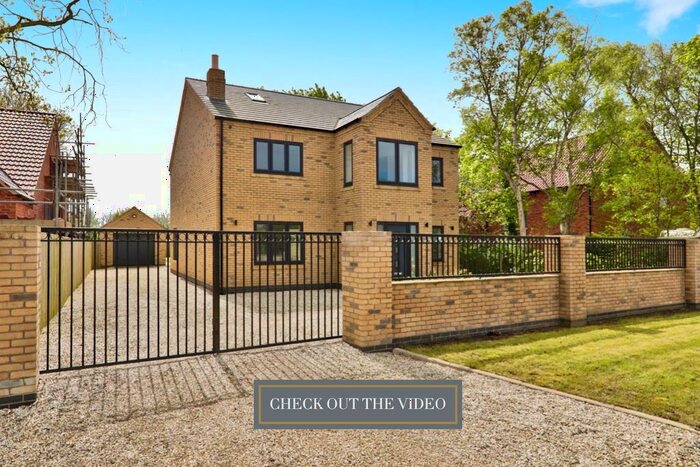 6 Bedroom Detached House For Sale In North Leys Road, Hollym, Withernsea, East Riding Of Yorkshire, HU19