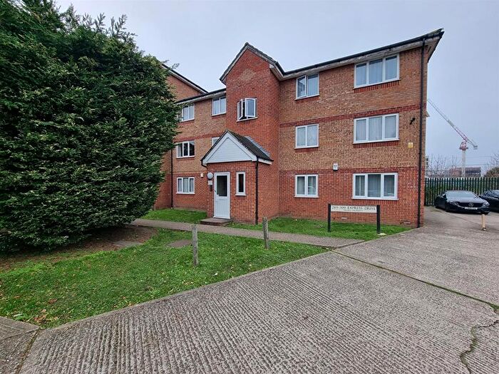 1 Bedroom Flat For Sale In Express Drive, Goodmayes, Ilford, IG3