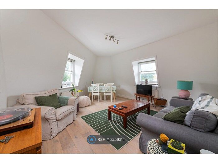 2 Bedroom Flat To Rent In Clapham Road, London, SW9