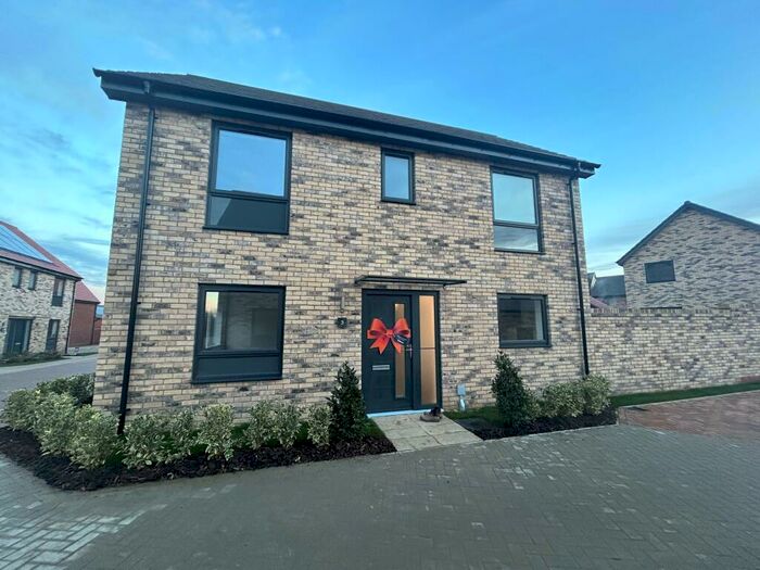 3 Bedroom House To Rent In Whitehouse, MK8