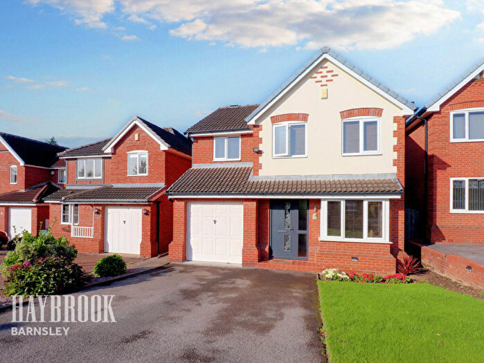 4 Bedroom Detached House For Sale In Chantry Grove, Royston, S71