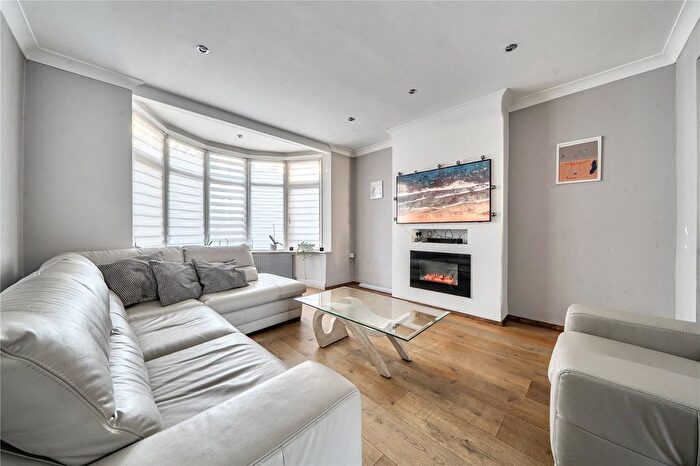 4 Bedroom End Of Terrace House For Sale In Kingfield Road, Ealing, W5