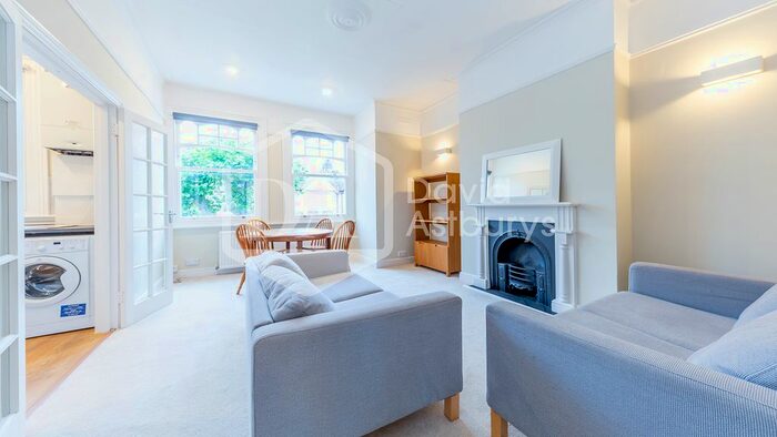 2 Bedroom Flat To Rent In Warner Road, Crouch End, London, N8