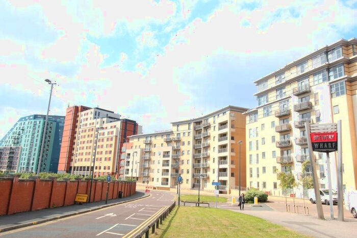 2 Bedroom Flat To Rent In Bowman Lane, Hunslet, Leeds, West Yorkshire, LS10