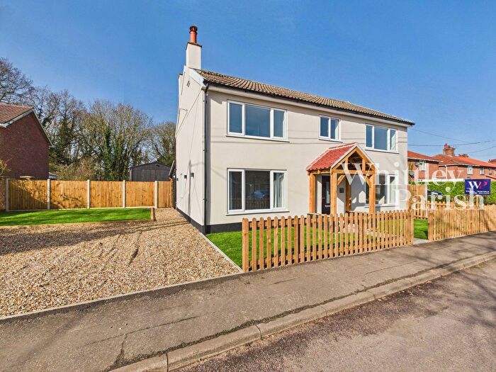 4 Bedroom Detached House For Sale In Common Road, Bressingham, IP22