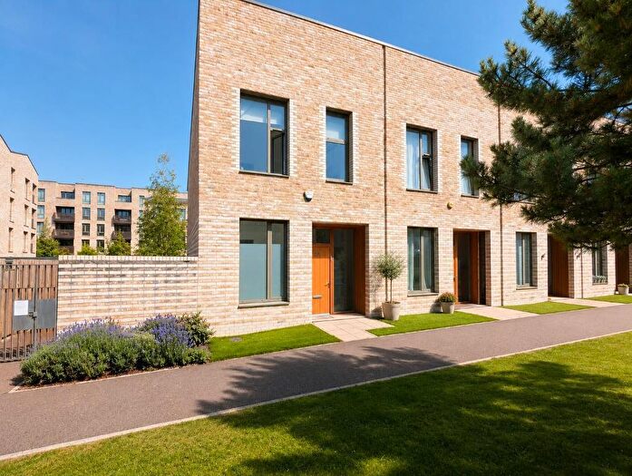 3 Bedroom Flat For Sale In Fry Lane, Edgware, Middlesex, HA8
