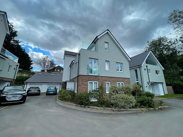 5 Bedroom Detached House To Rent In Safety Bay Close, Rochester, ME1