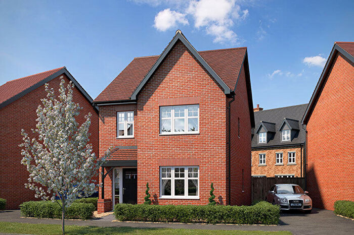 4 Bedroom Detached House For Sale In Watermill Way, Northampton, NN4