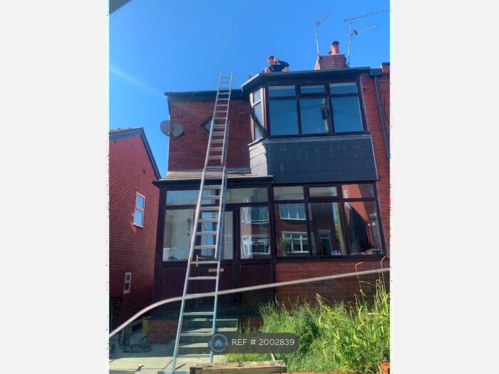 3 Bedroom Semi-Detached House To Rent In Bardsway Avenue, Blackpool, FY3